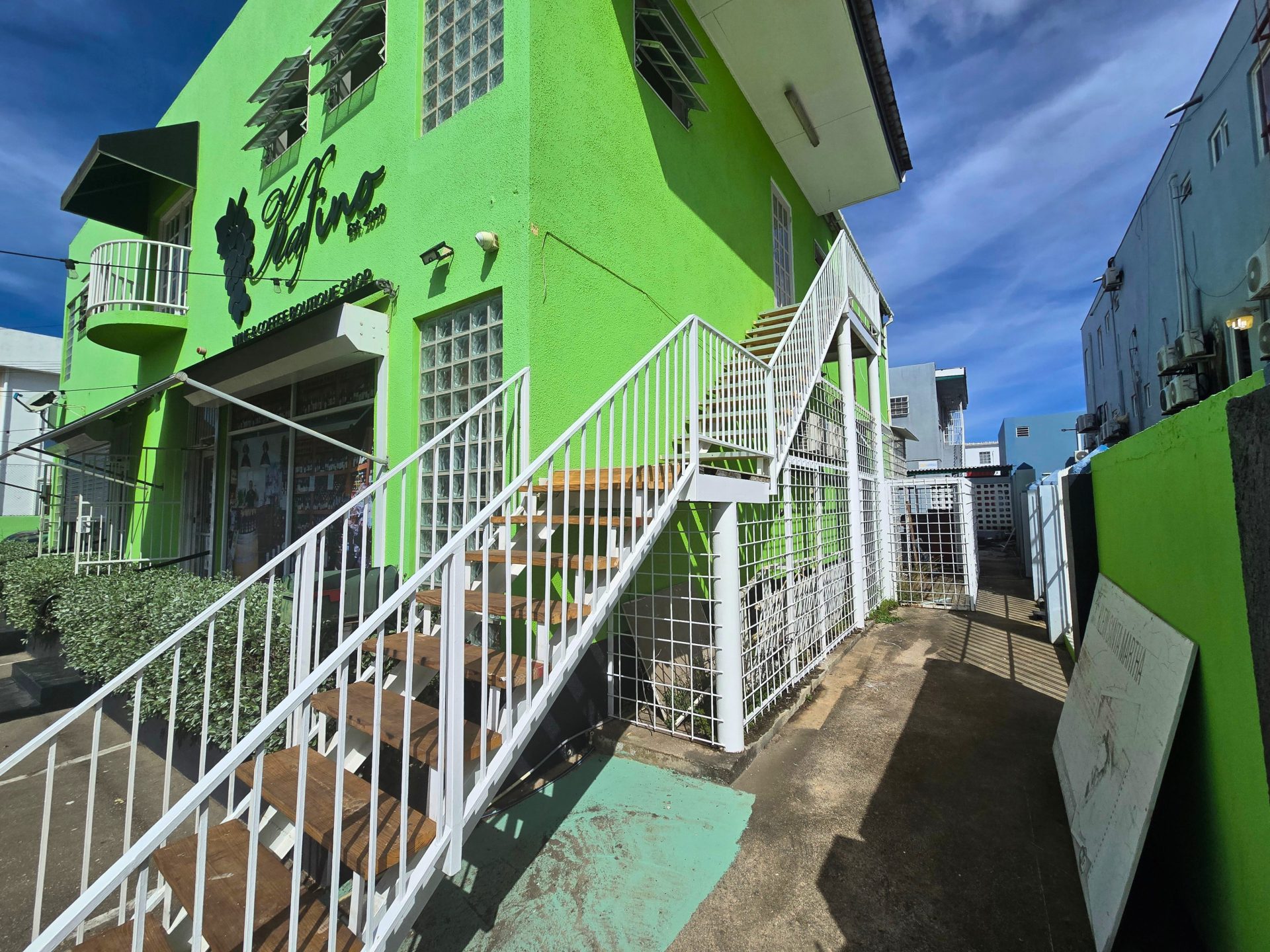 Entrance office with closet Zeelandia Curaçao business property