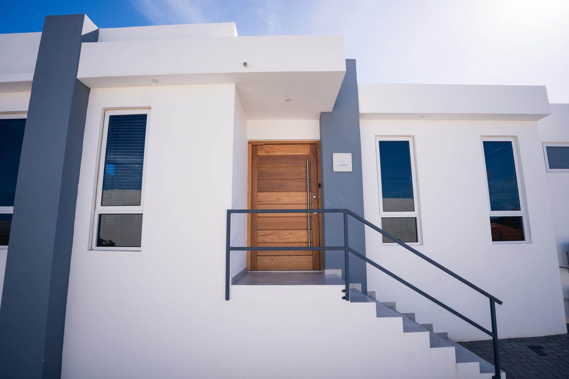 Curacao real estate for sale – Front exterior of the house showcasing contemporary architecture.