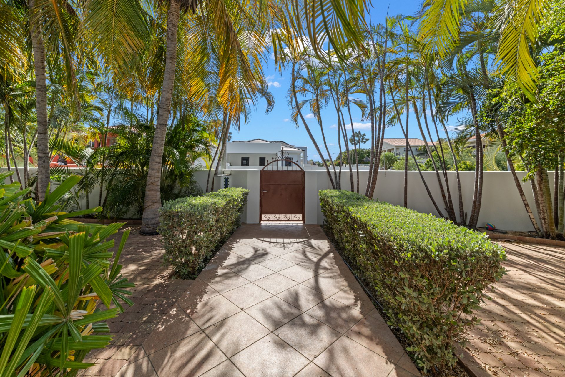 3-bedroom freehold homes for sale in Jan Sofat — photo 2 of 5