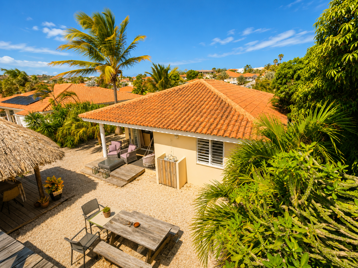 Marbella Estate 3-bedroom home exterior and tropical garden – Curaçao real estate